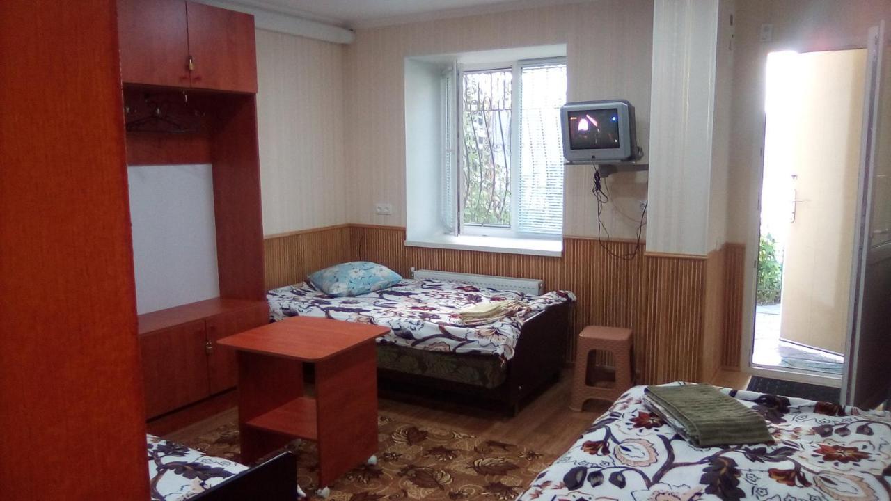 Слободская Уютная: Трехдиванные Апартаменты с Wi-Fi Mykolaiv Exterior photo